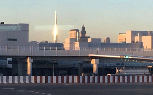 朝霞中金光闪闪的哈利法塔